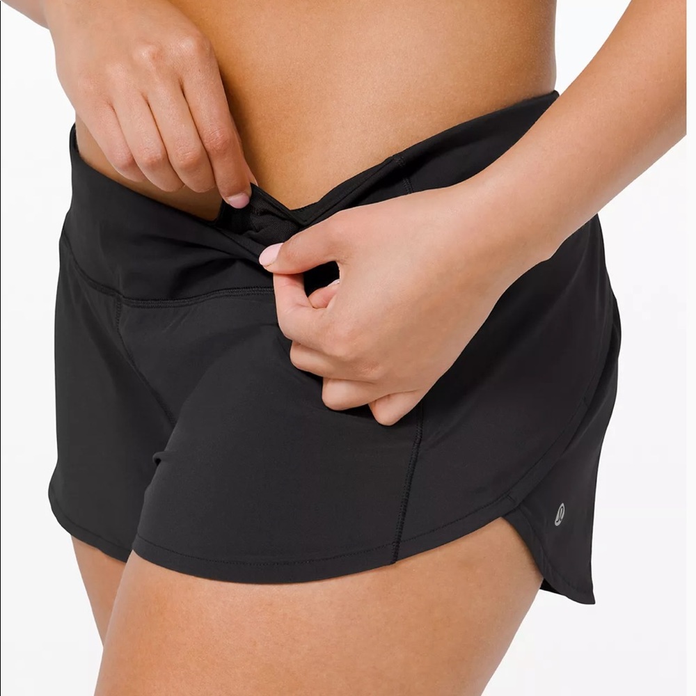 Lululemon speed-up low rise shorts 2.5”